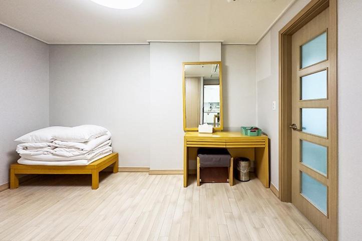 Mohang Haenaru Family Hotel บูอัน ห้อง รูปภาพ