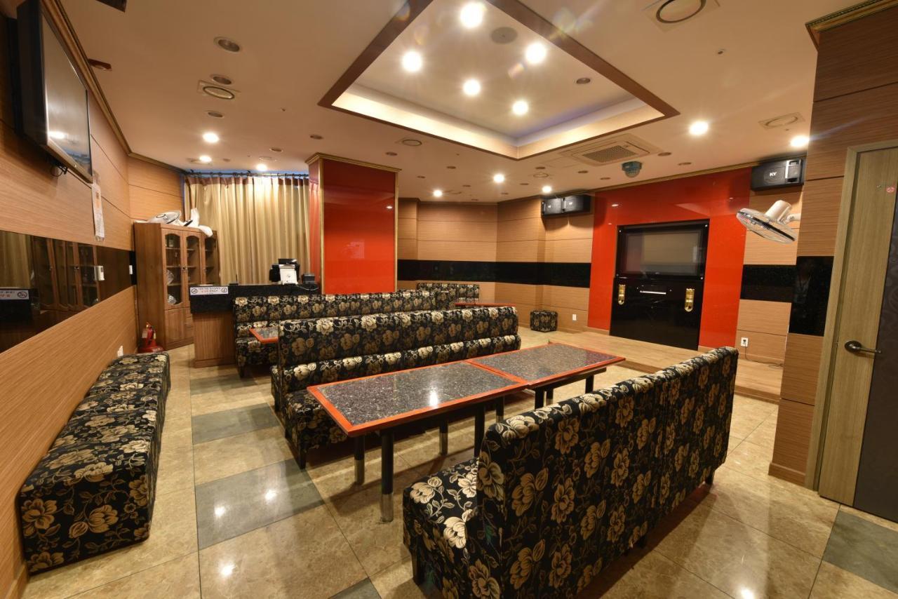 Mohang Haenaru Family Hotel บูอัน ภายนอก รูปภาพ