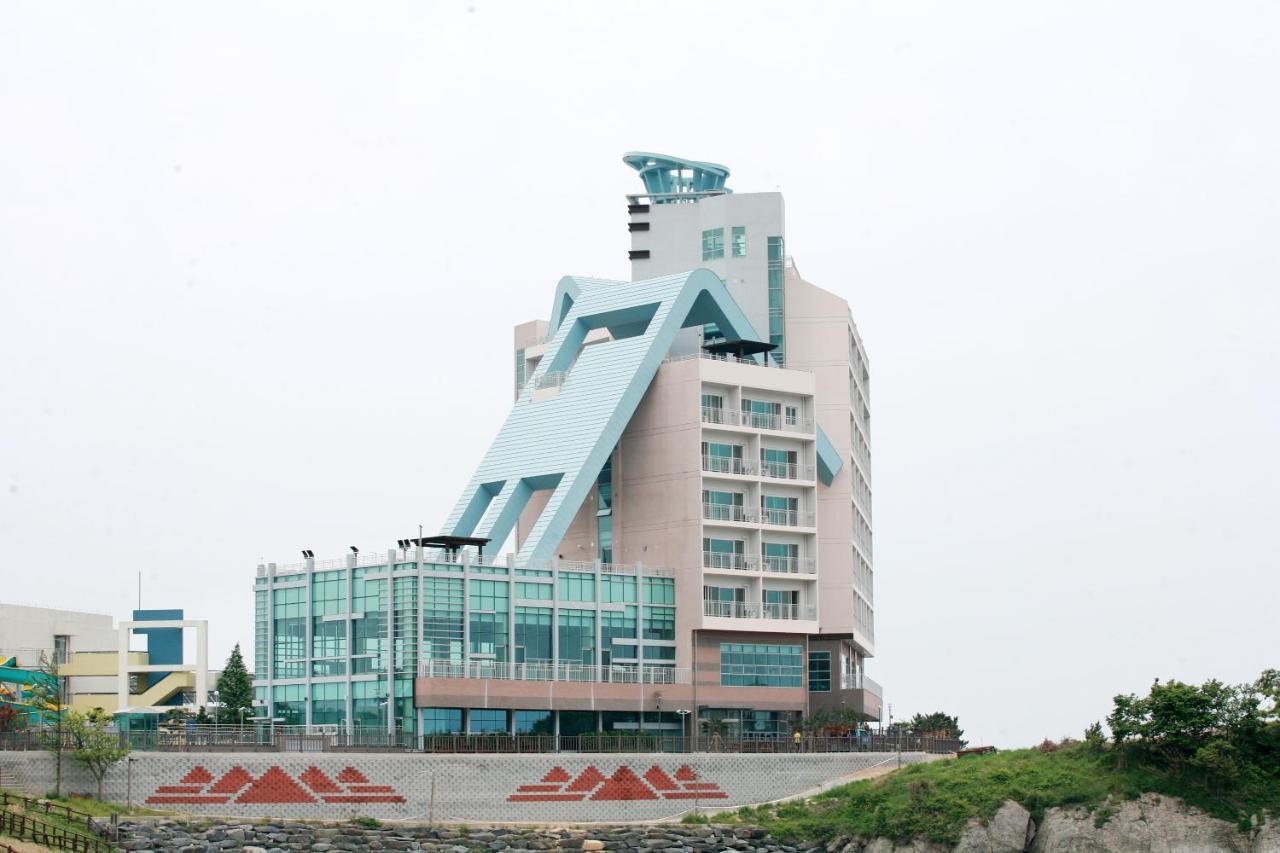 Mohang Haenaru Family Hotel บูอัน ภายนอก รูปภาพ
