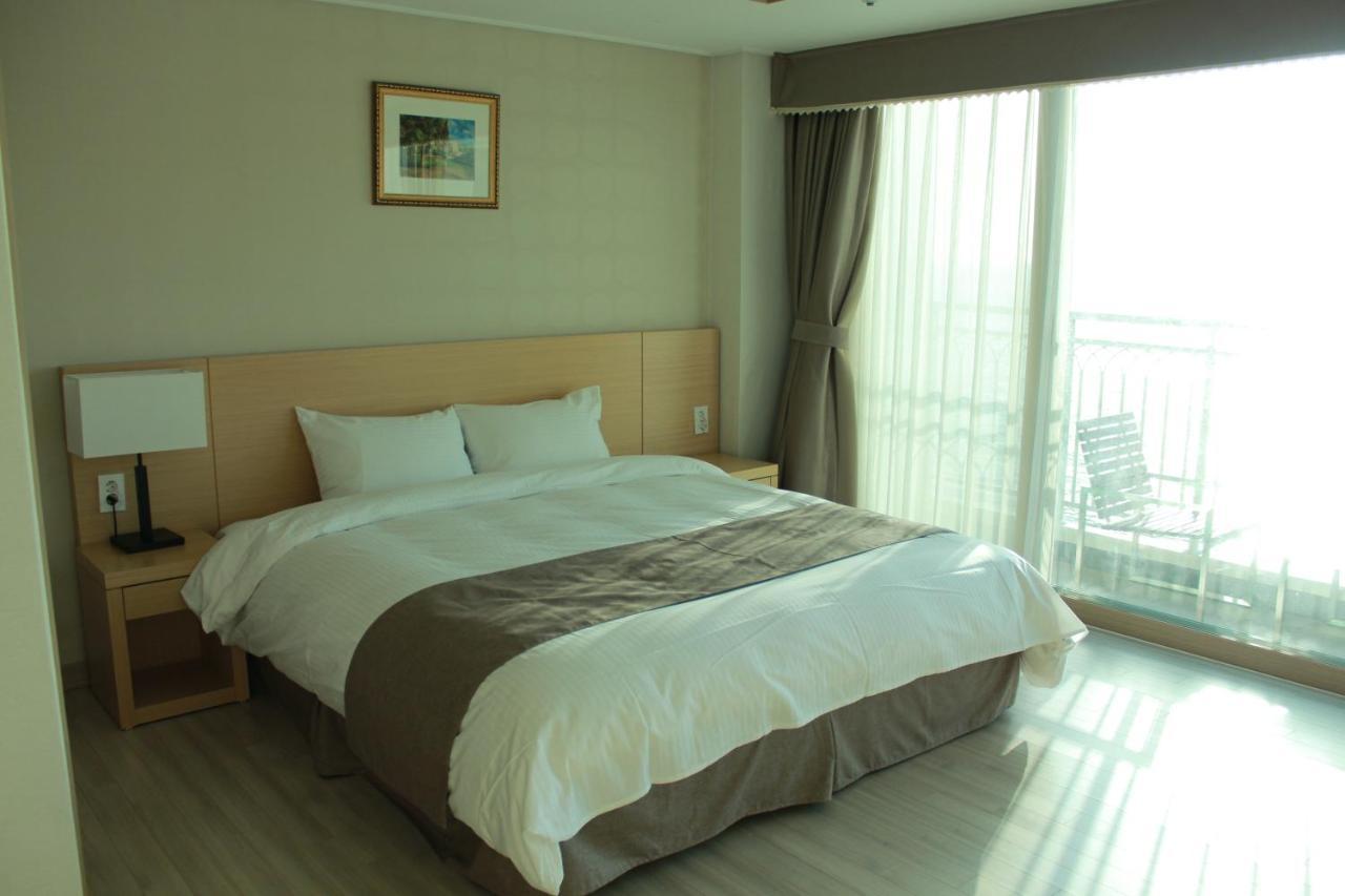 Mohang Haenaru Family Hotel บูอัน ภายนอก รูปภาพ